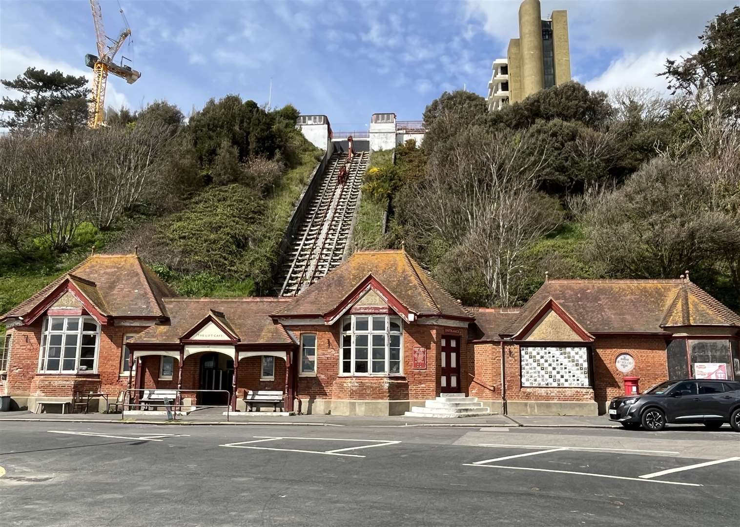 Plans for the Leas Lift restoration project include fixing the lift, improving the waiting room, and creating a new building to house a modern cafe with an outdoor terrace