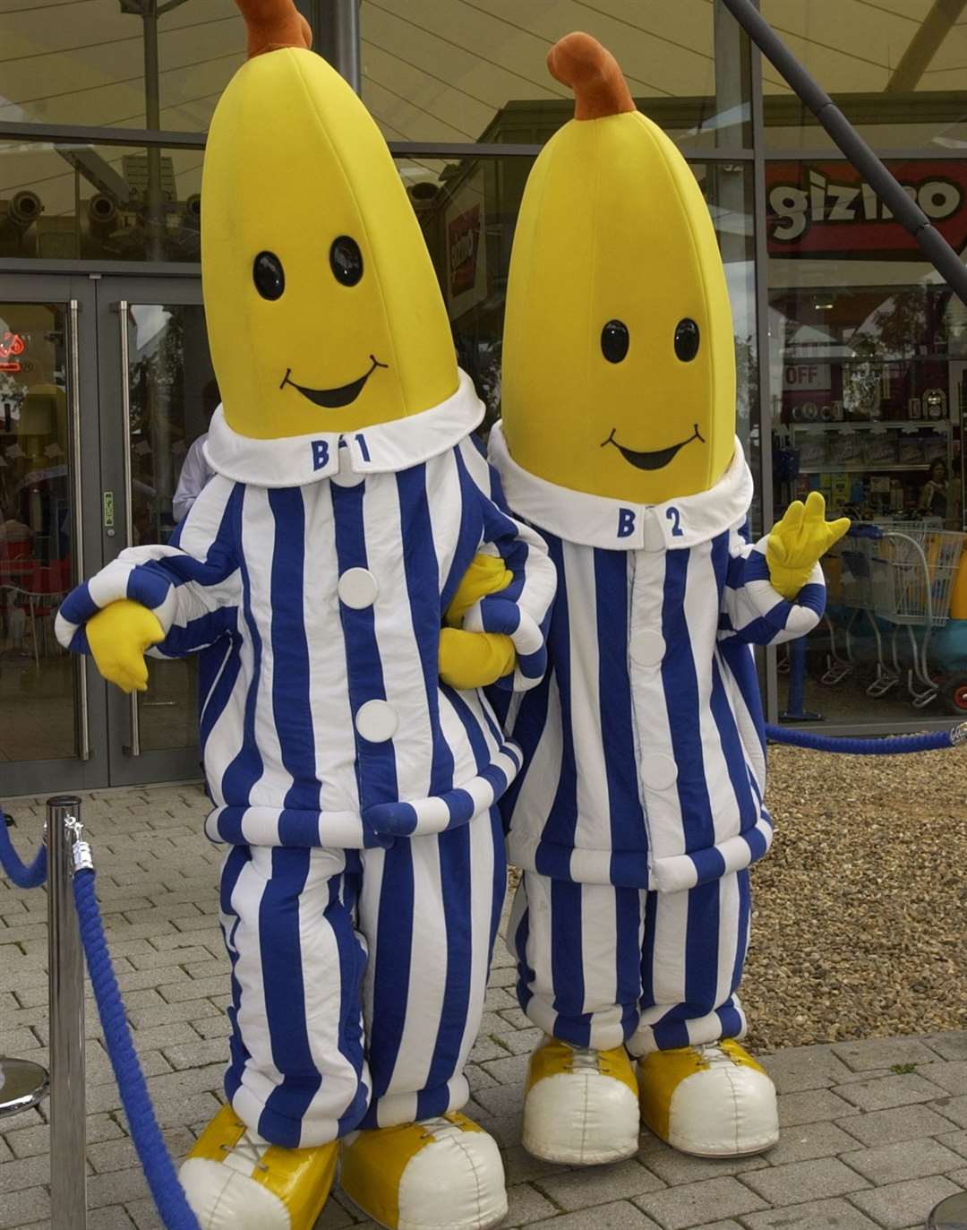 Bananas in Pyjamas at the outlet in 2002 - with gadget shop Gizmo pictured in the background