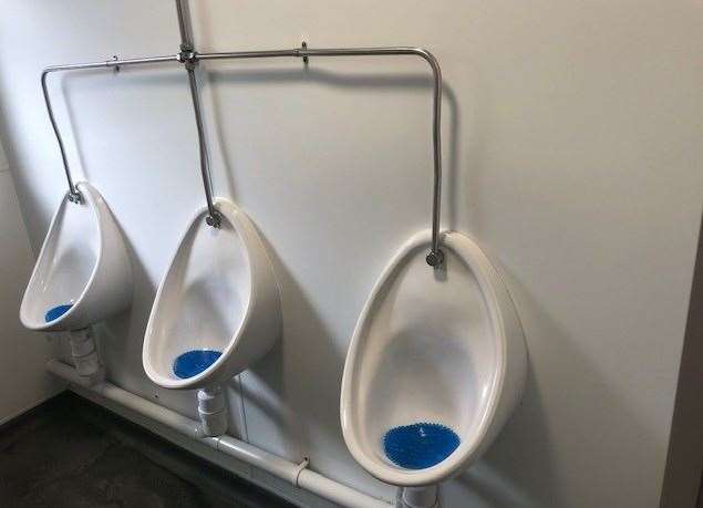 Impeccably clean and well maintained, the urinals in the gents were fresh and sweet smelling