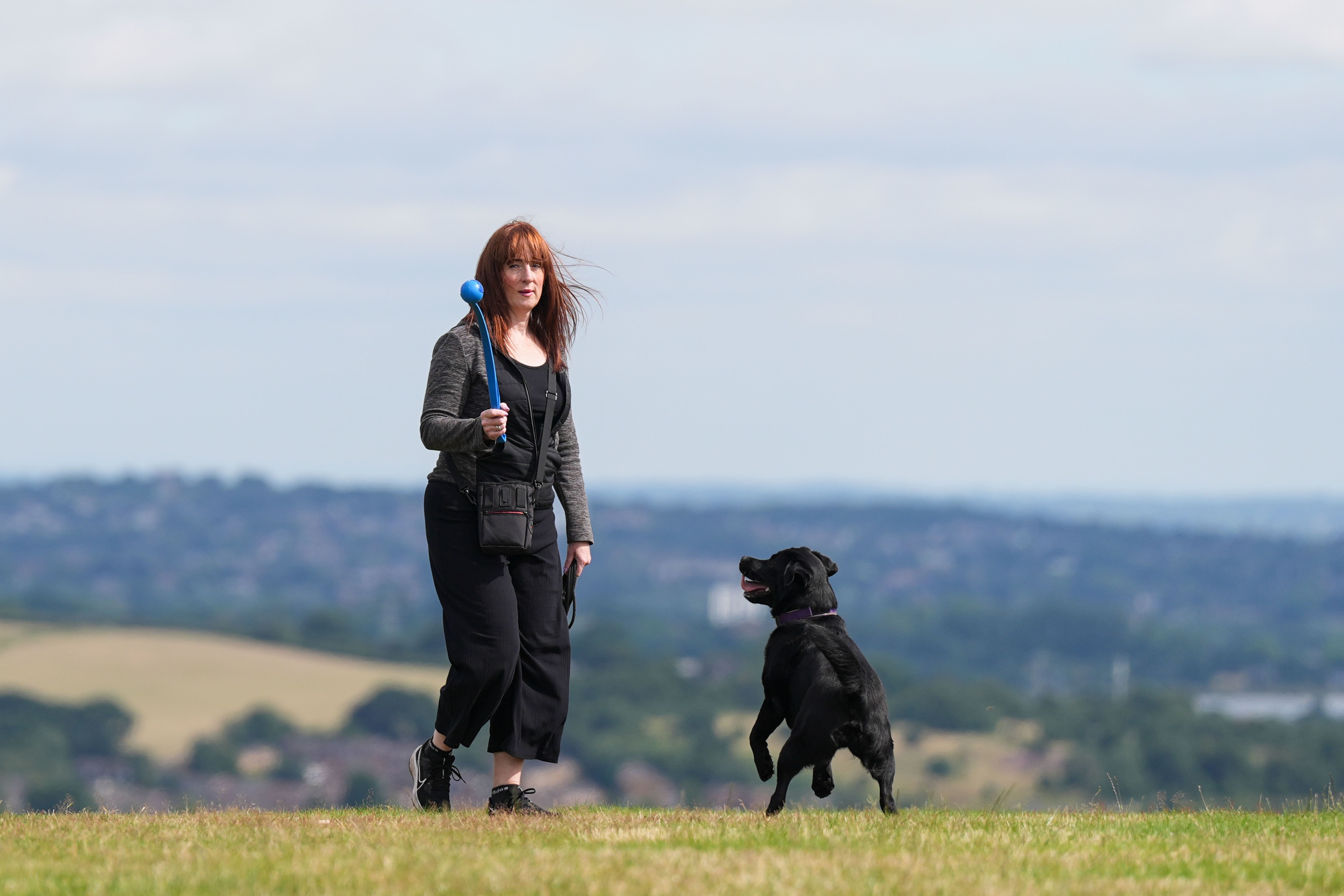 Temperatures expected to reach mid20s in first week of summer holidays