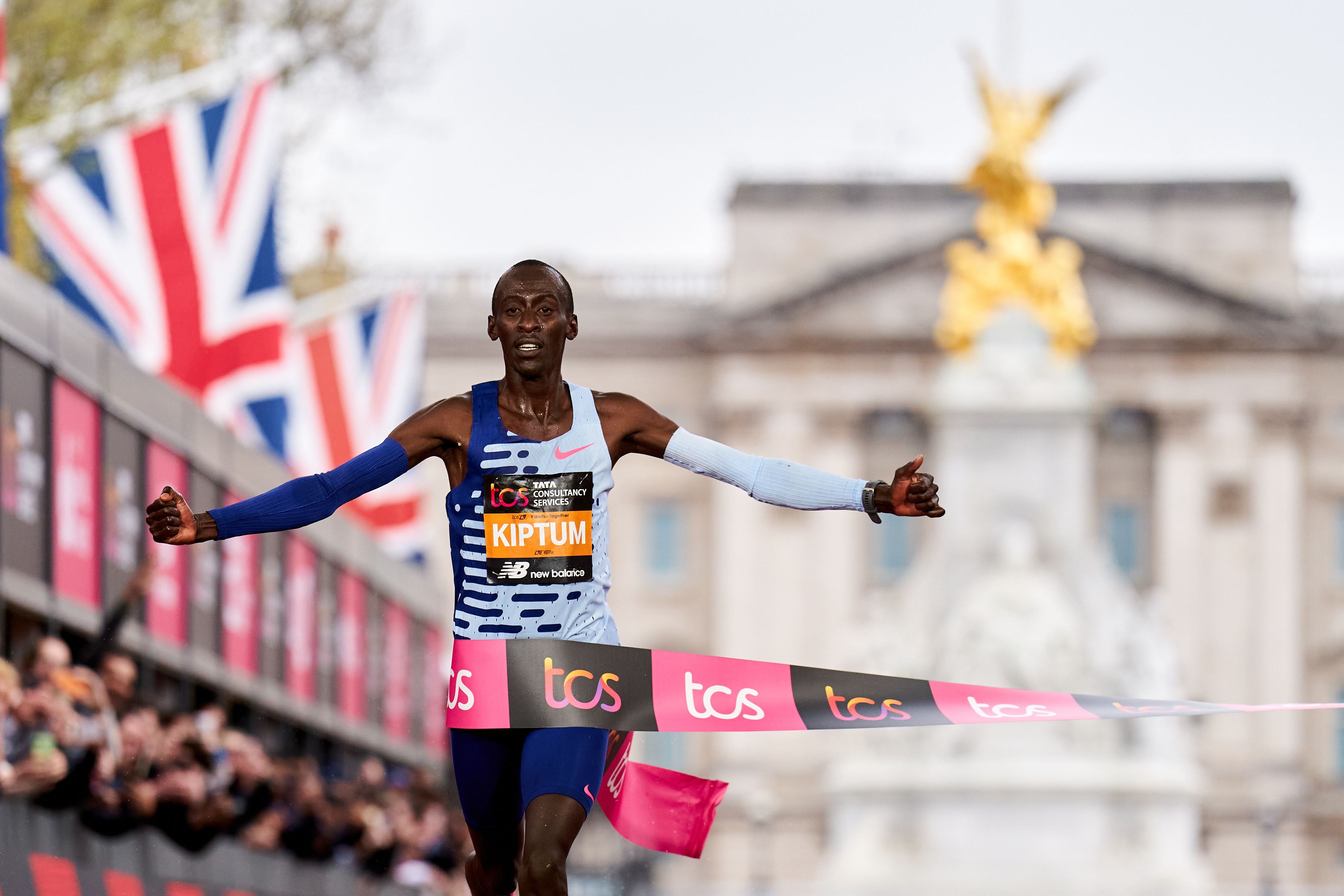 World marathon record holder Kelvin Kiptum dies in accident in Kenya