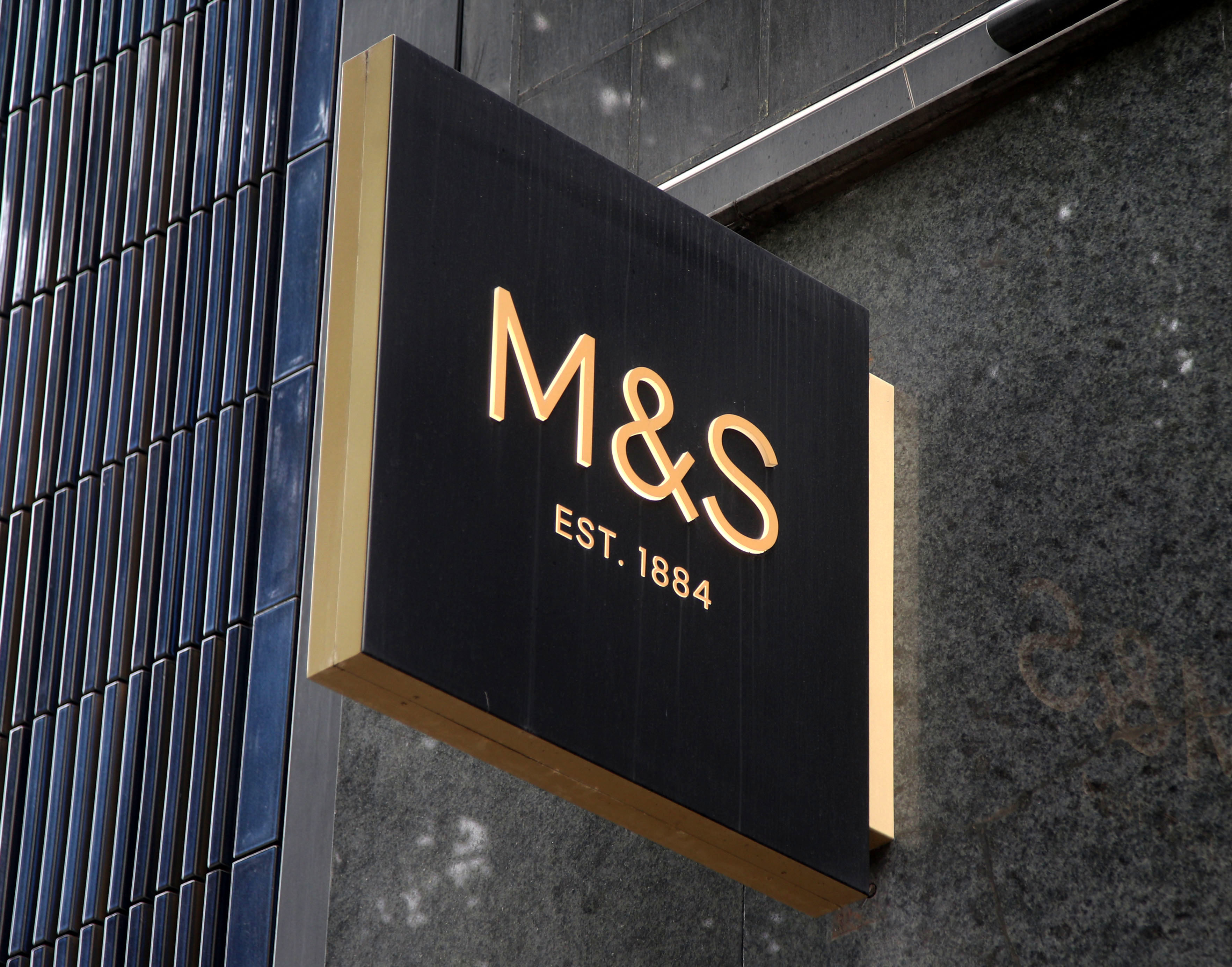 Marks & Spencer expands food delivery service