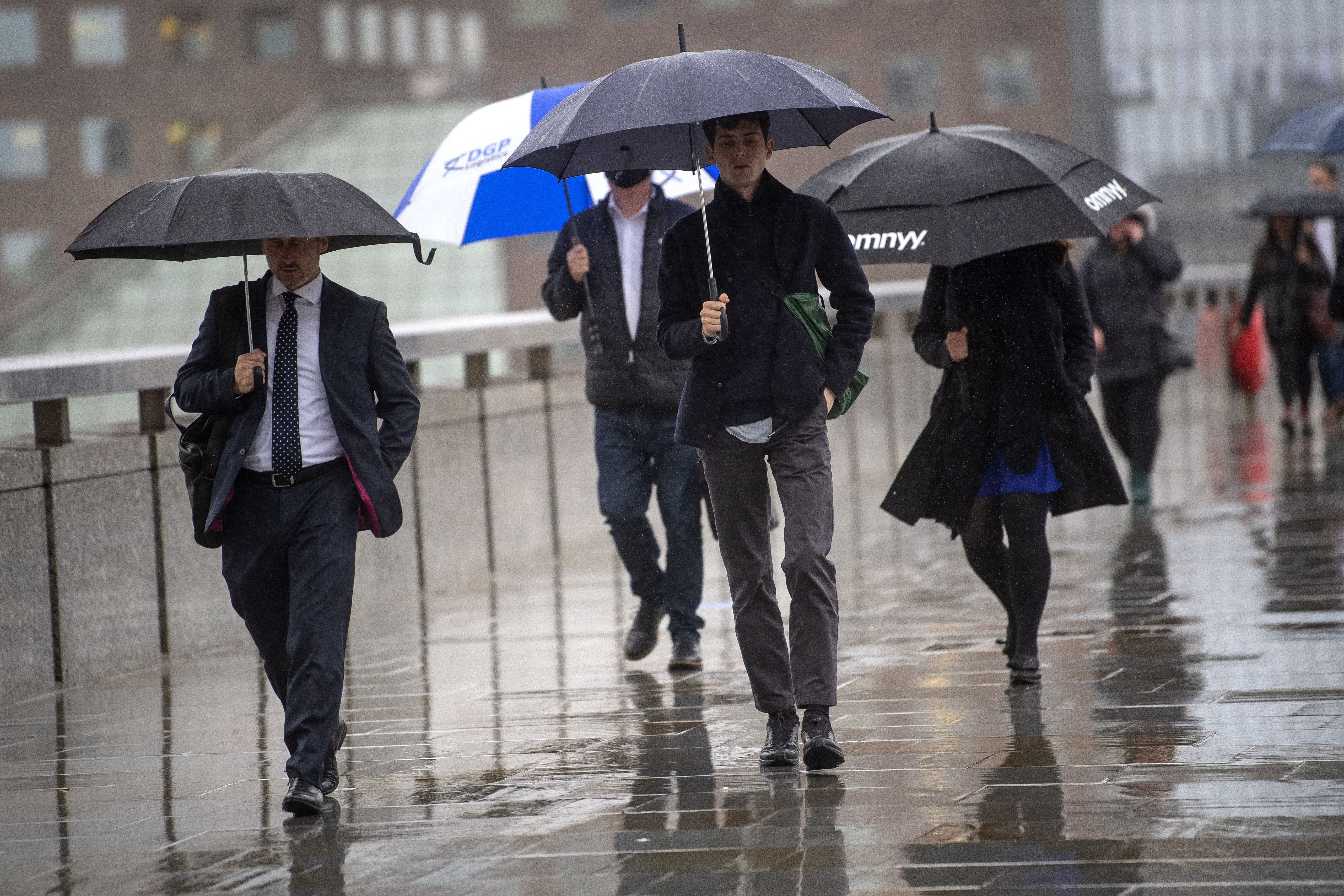 Heavy Rain And Gales To Sweep Uk With Storm Aiden
