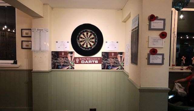 I managed to grab this picture of the board a little later into my visit - earlier on it was mobbed by enthusiastic dart players