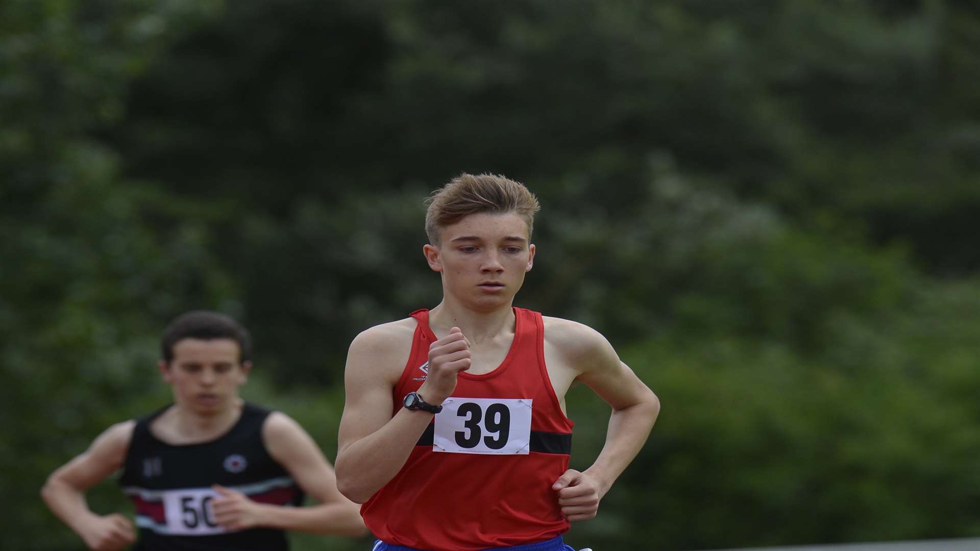 Tonbridge AC's Alasdair Kinloch leads Kent under-17 team to victory in ...