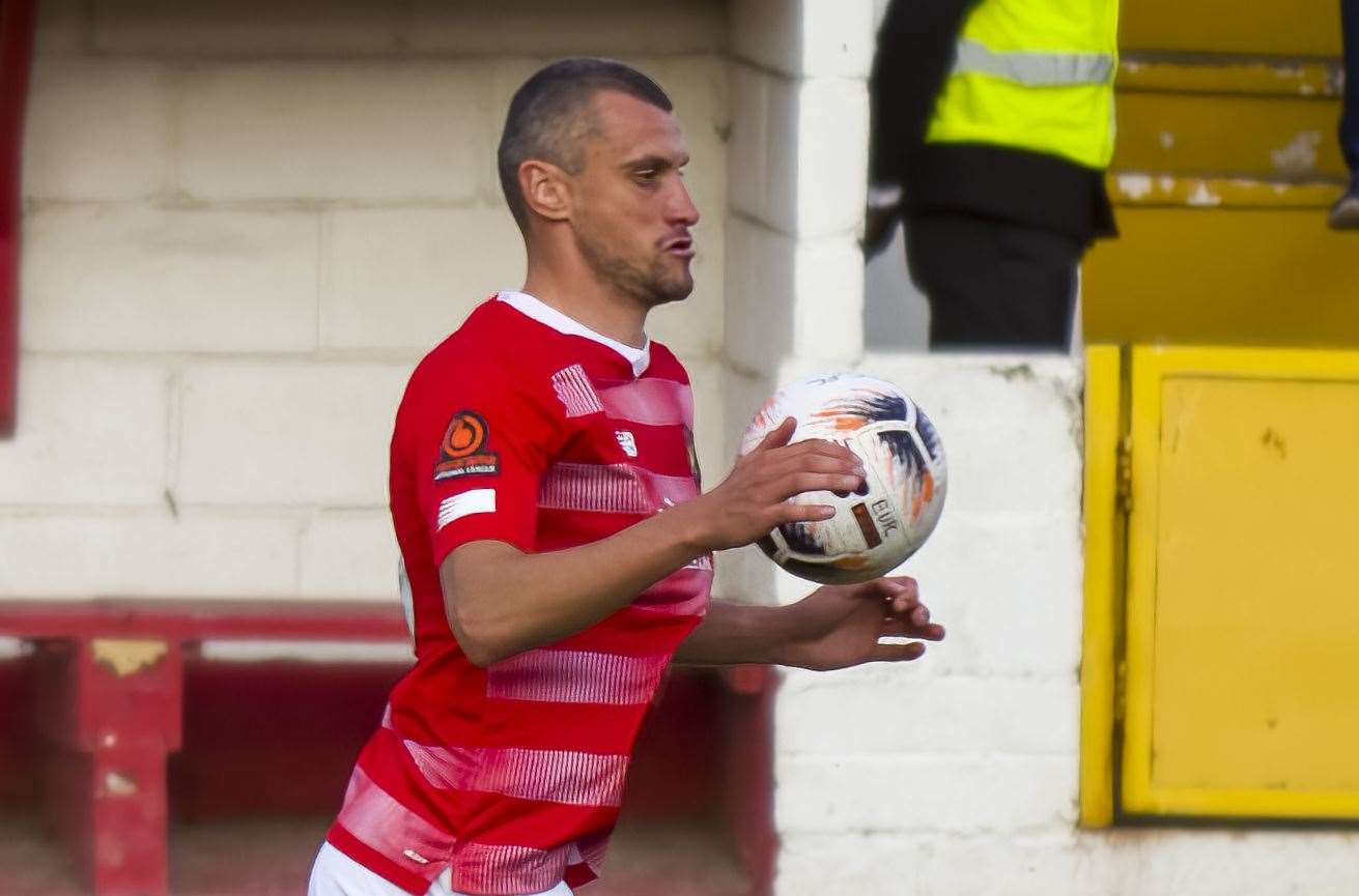 Ebbsfleet defender Haydn Hollis. Picture: Ed Miller / EUFC