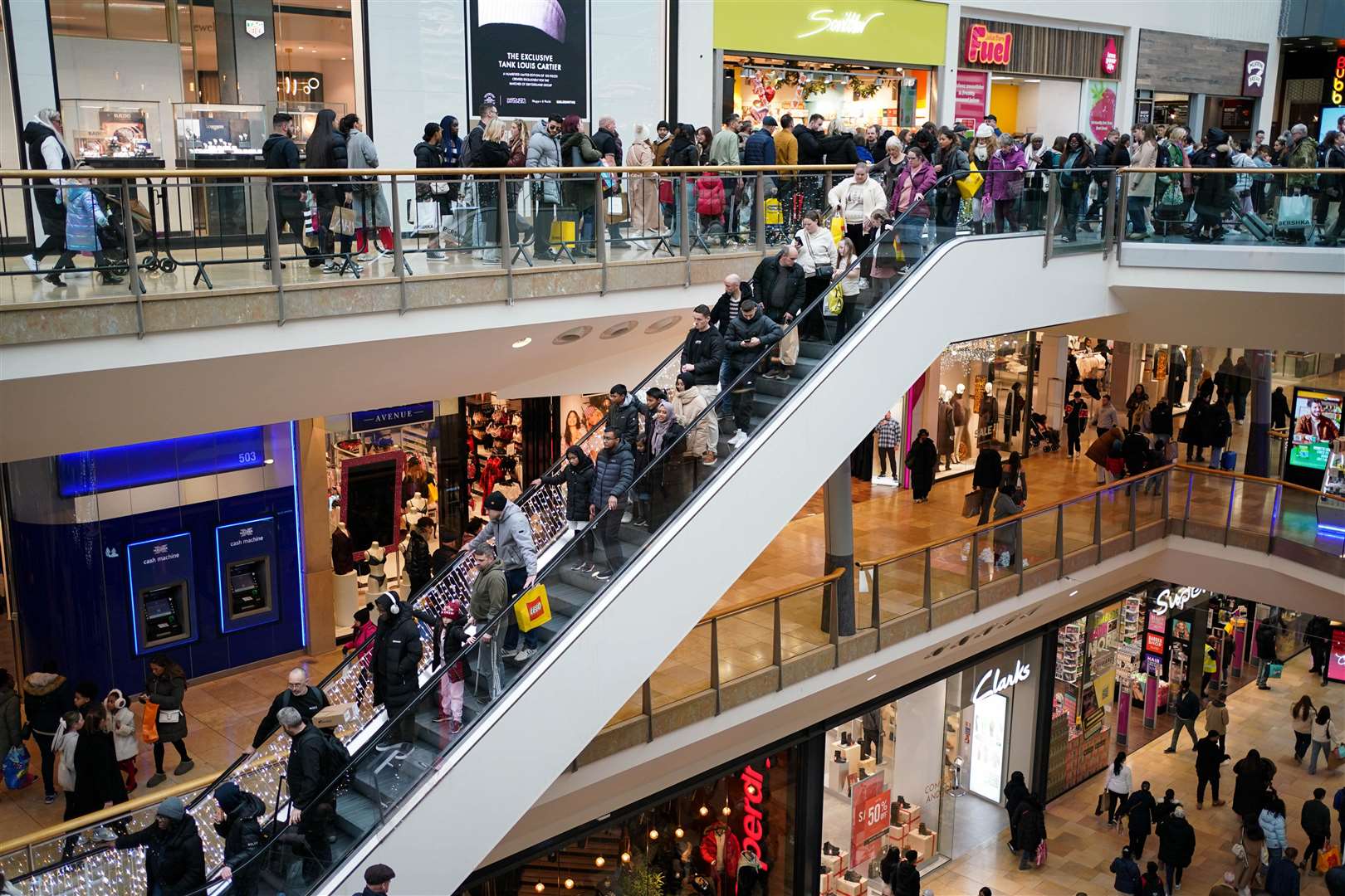 Peak Christmas high street footfall down 5.3% – survey