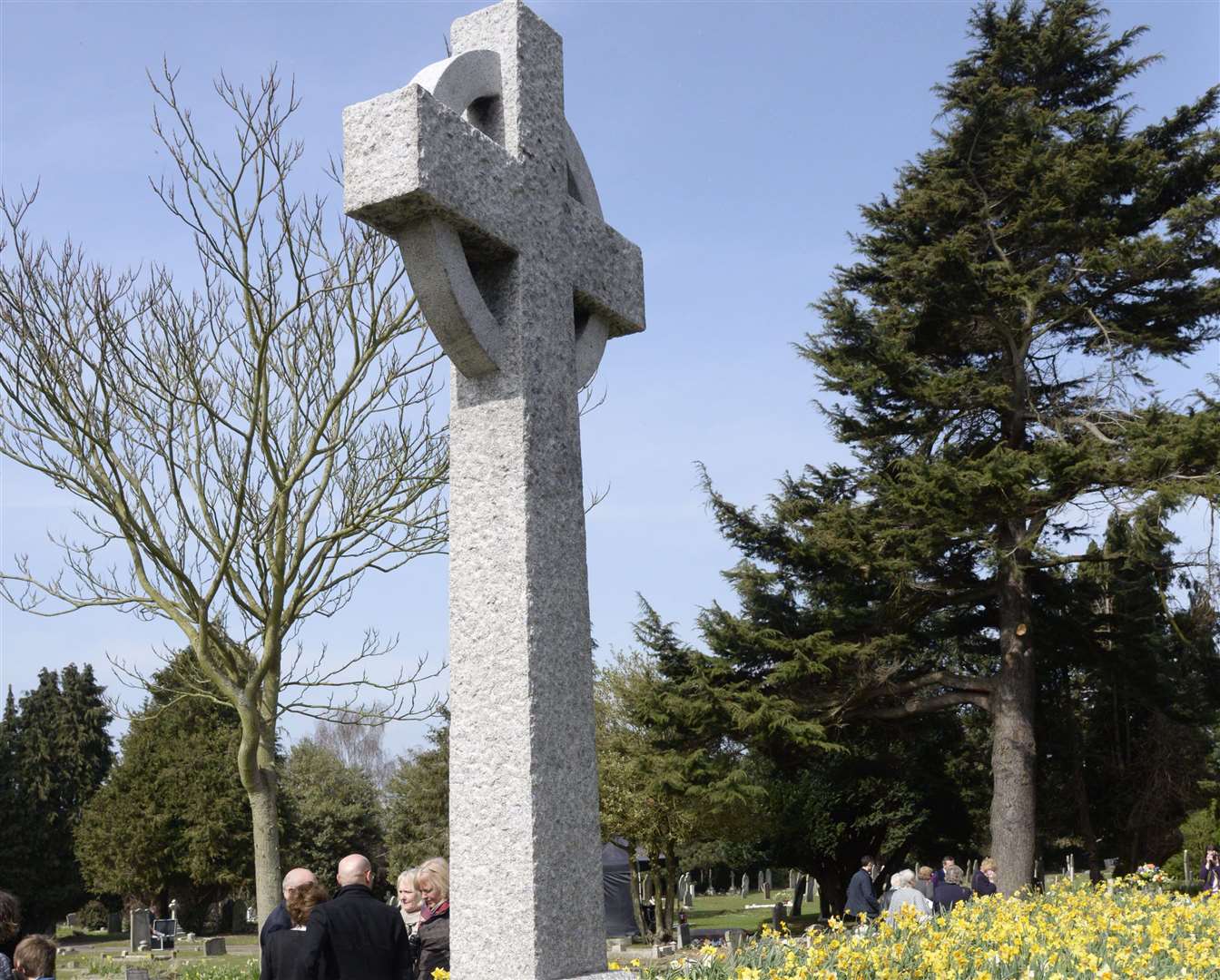 The memorial to the Faversham gunpowder explosion at Faversham Cemetery