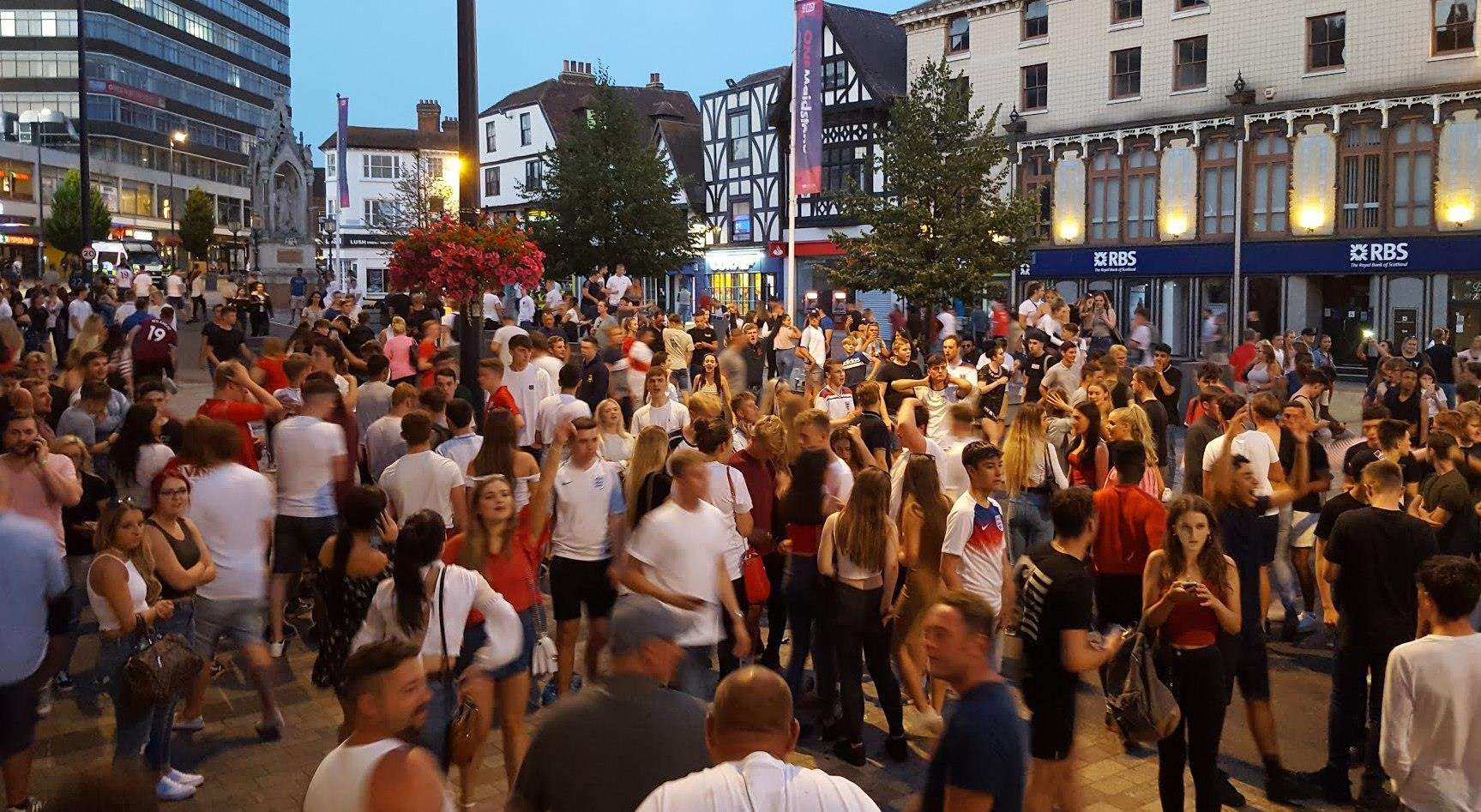 Crowds in Jubilee Square (3026519)