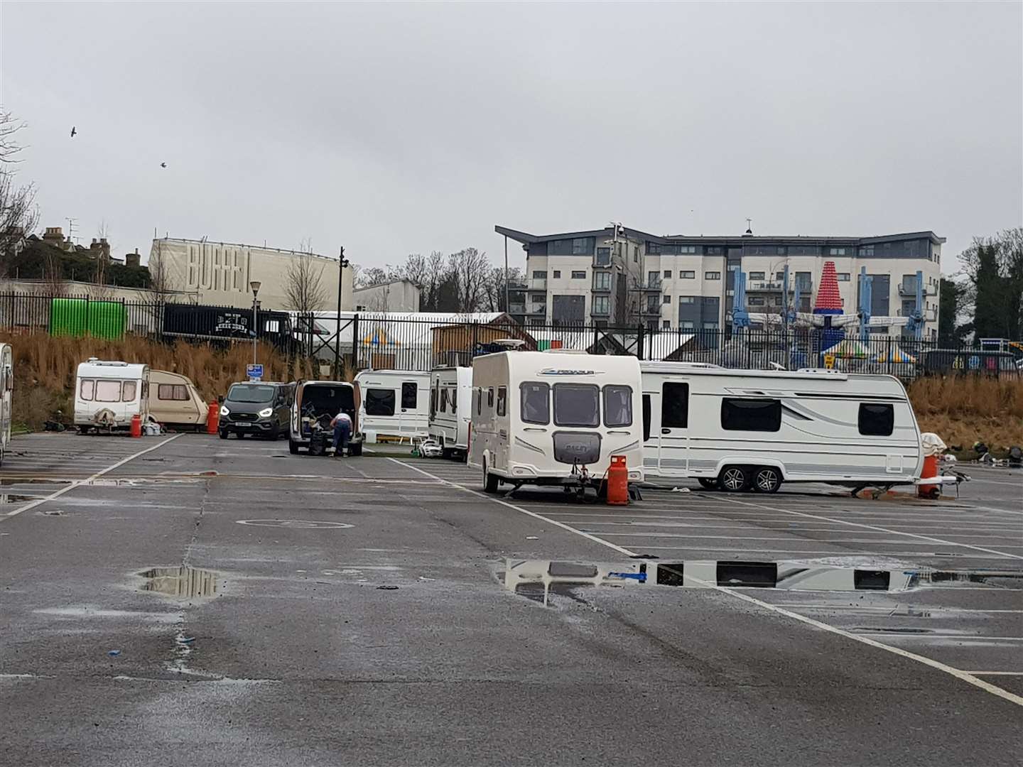 Illegal traveller camp at Dreamland, Margate (7085378)