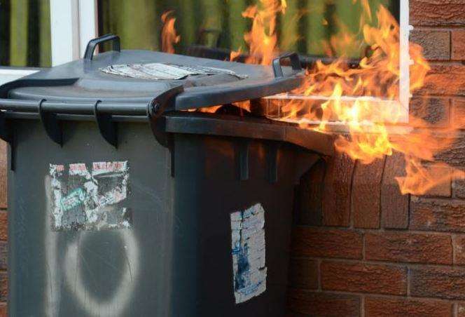 A bin fire can quickly spread (3808223)