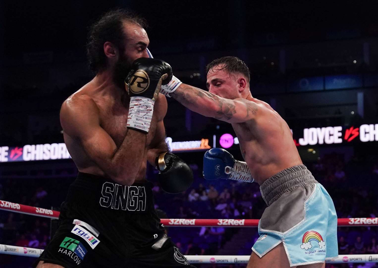 Sean Noakes lands another blow on Inder Bassi last time out. Picture: Stephen Dunkley / Queensberry Promotions