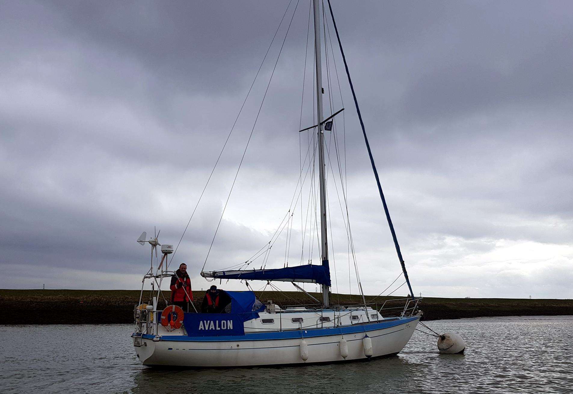 yacht heist lifeboat