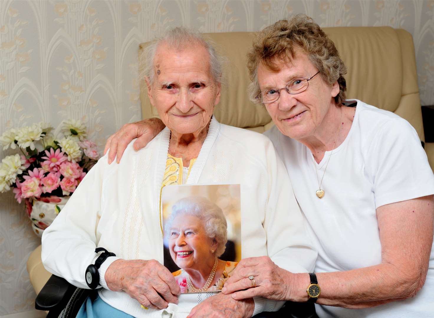skyld helt seriøst Stå sammen Cecilia Larner, from Tovil, celebrates her 107th birthday