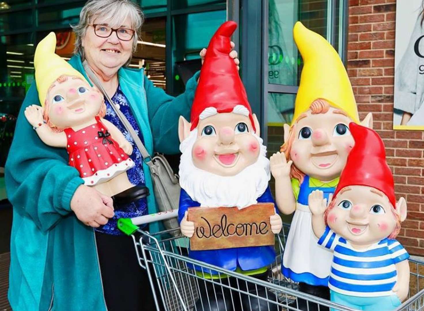 Gillingham Asda Replaces Gnomes Stolen From Rosemary Wimble