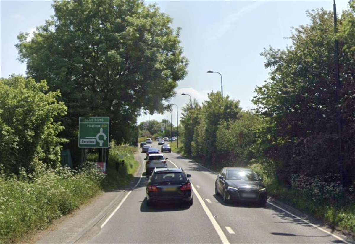 A21 Hastings Road Lamberhurst closed both ways after fallen tree