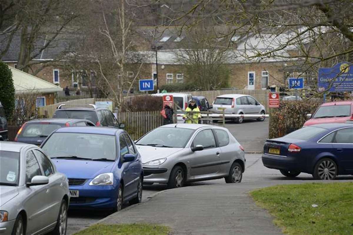 School buildings to shut over concrete safety fears