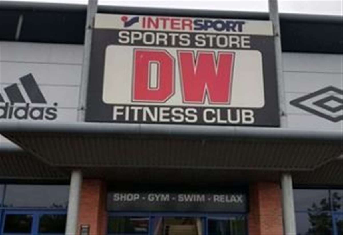 dw sports clothing online