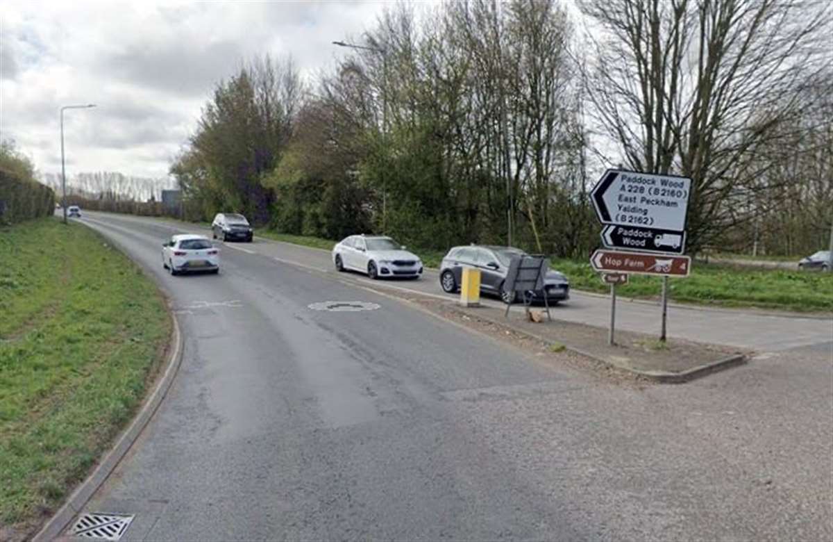 A228 Seven Mile Lane shut in both directions between A26