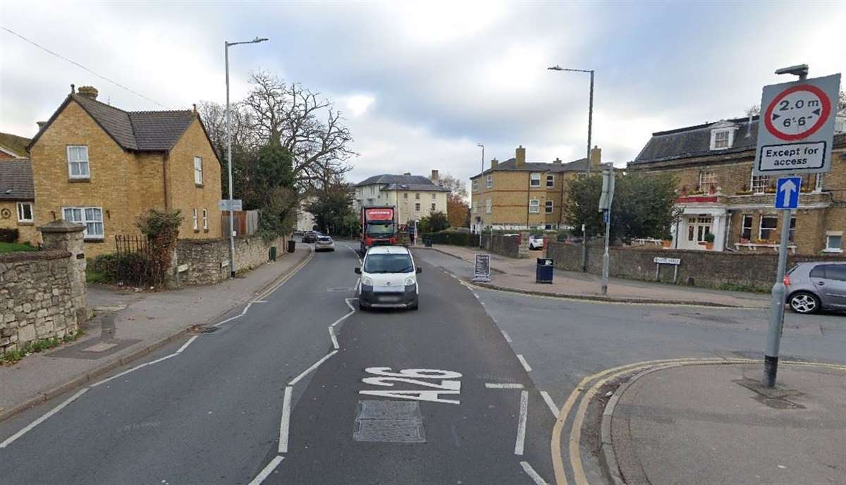 Emergency gas works shut A26 Tonbridge Road in Maidstone