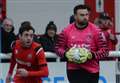 Keeper plays with broken leg