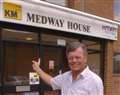 Top DJ Tony Blackburn joins kmfm