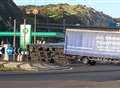 Rush hour chaos as lorry overturns