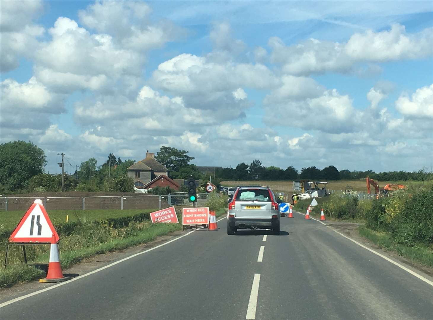 The off-peak temporary traffic lights on the Lower Road in Minster