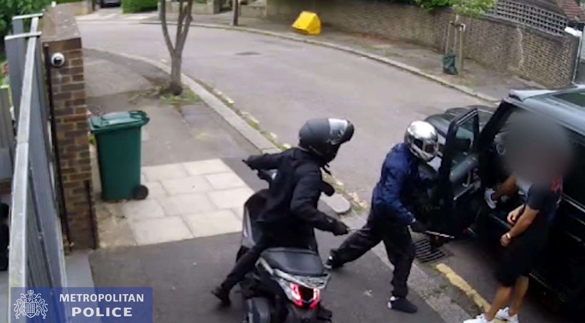 Handout CCTV image issued by Metropolitan Police dated 25/7/2019 of Ashley Smith and Jordan Northover trying to rob Premier League stars Sead Kolasinac and Mesut Ozil of their watches in in Platts Lane in Hampstead, north-west London (Met Police/PA)