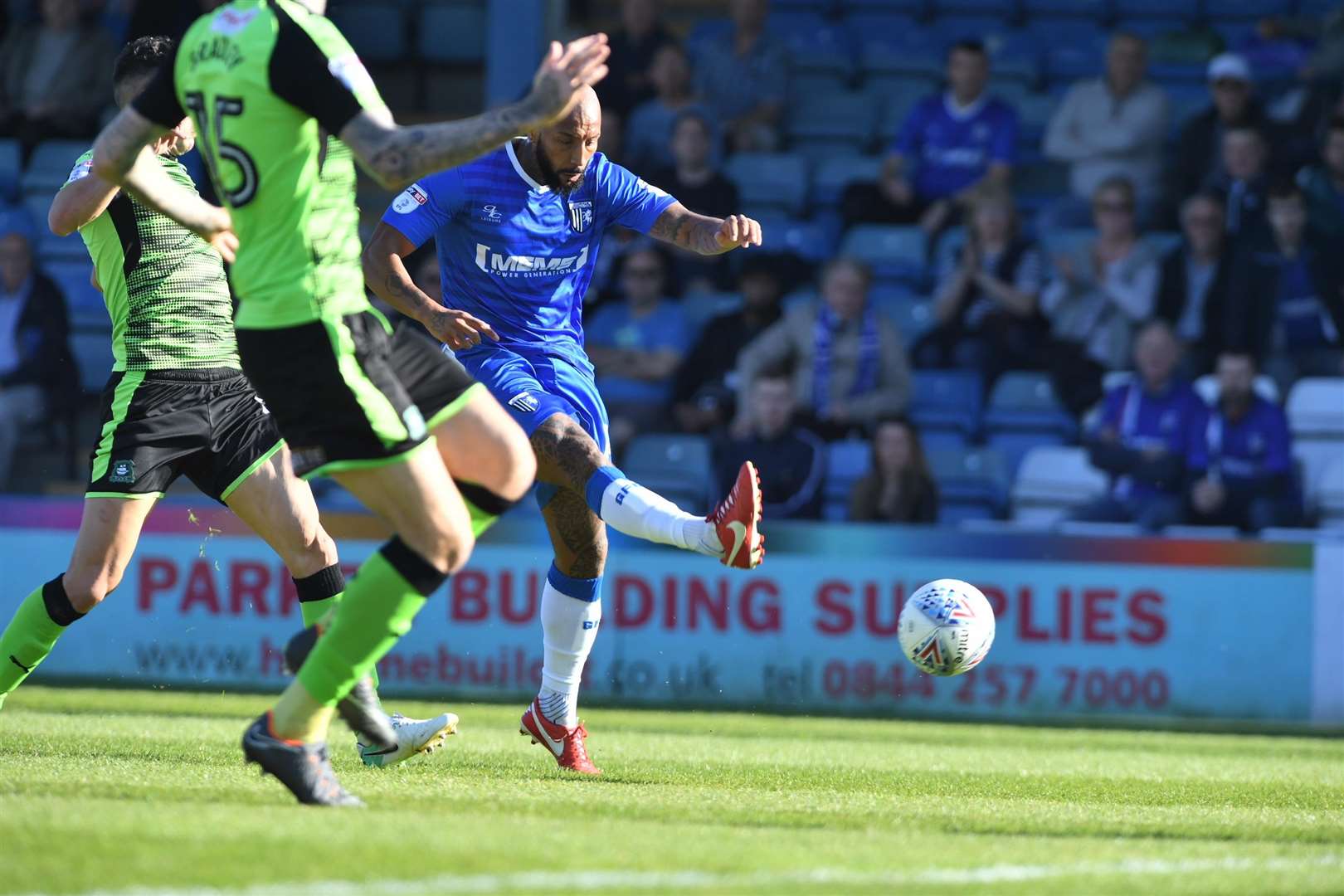 Josh Parker puts the Gills ahead Picture: Andy Payton (1860936)