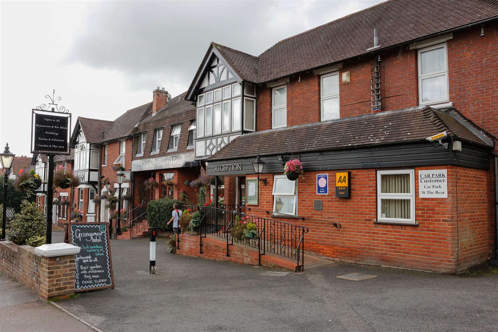 The main Grange Moor Hotel building is unaffected by the proposal