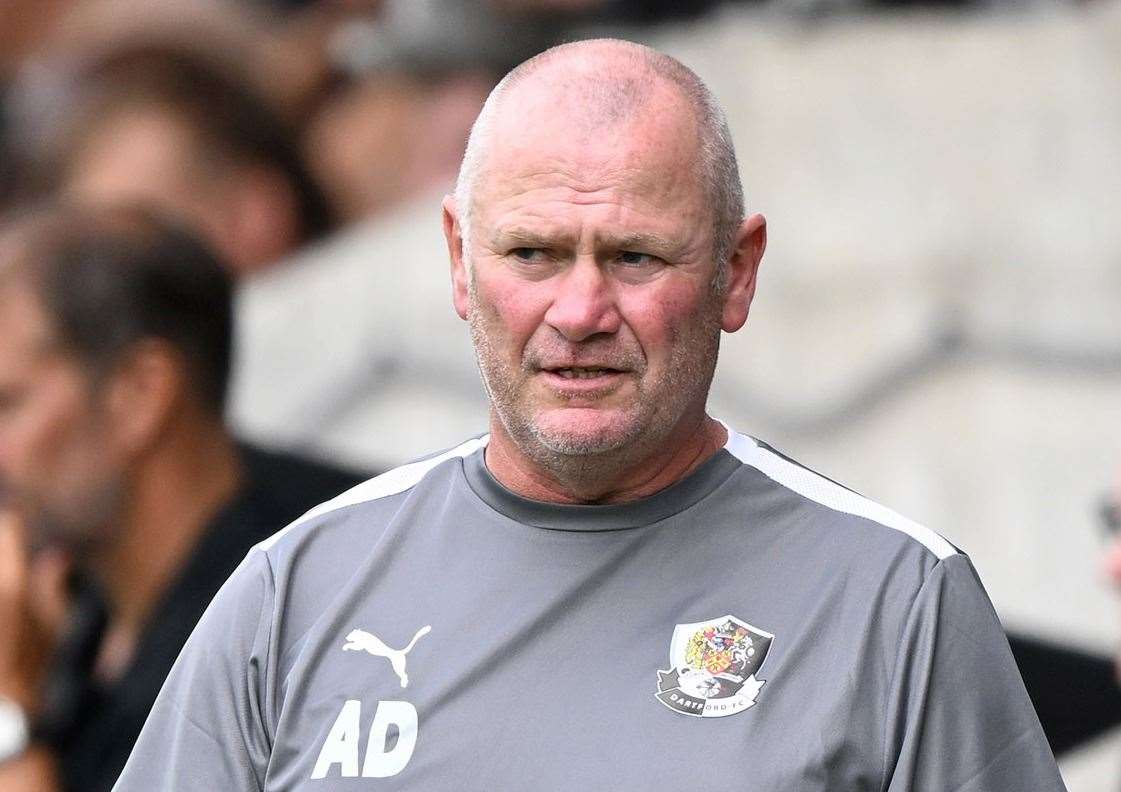 Dartford Manager Alan Dowson Reacts To 2 0 Home Win Over Former Boss Steve Kings Havant