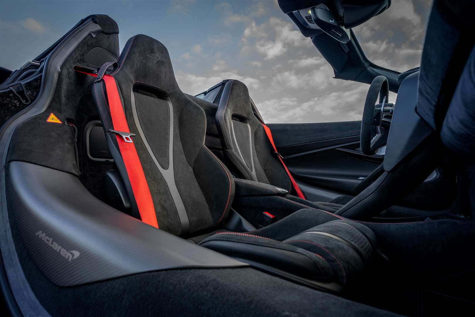 McLaren 750S interior