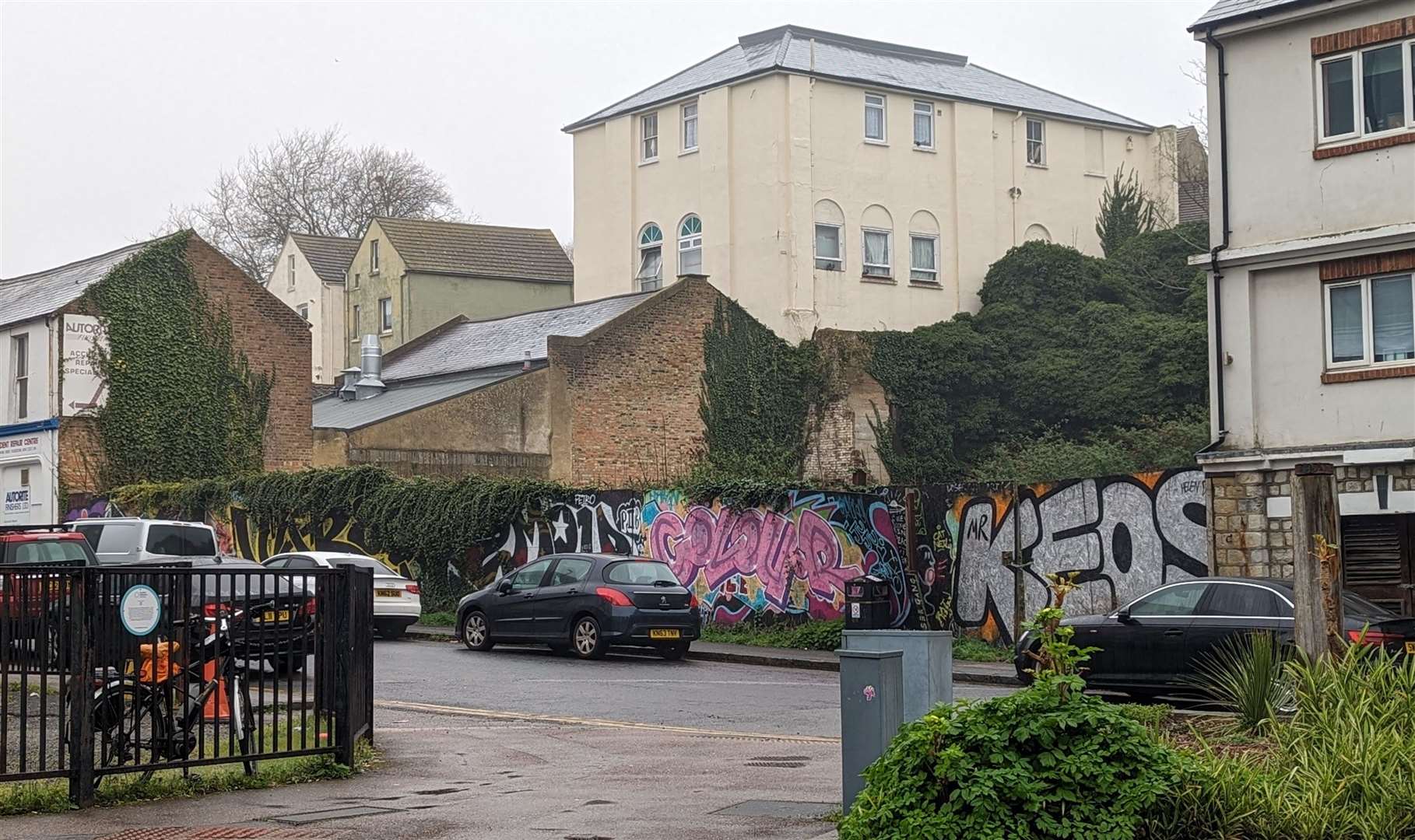 Graffiti at the top end of Tontine Street