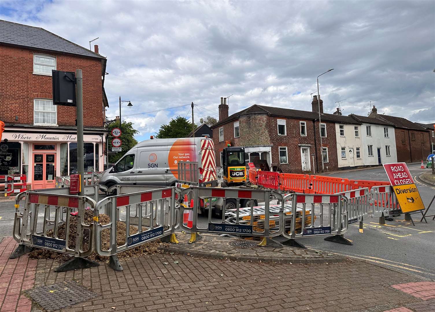 SGN is carrying out emergency gas works at the crossroads in Wateringbury