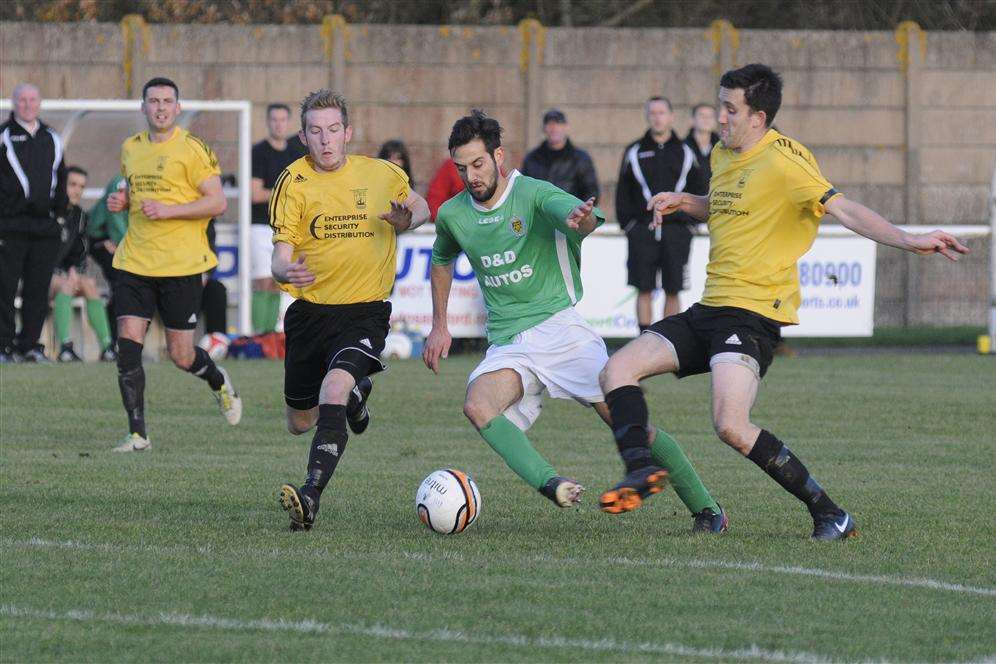 Ashford United take on Littlehampton Town