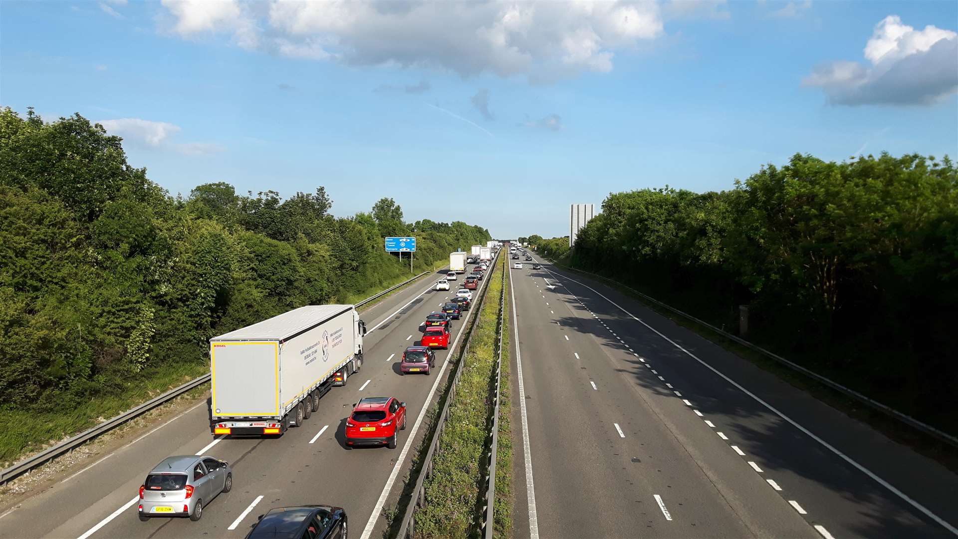 A crash caused delays on the coastbound M2 between Sittingbourne and Faversham