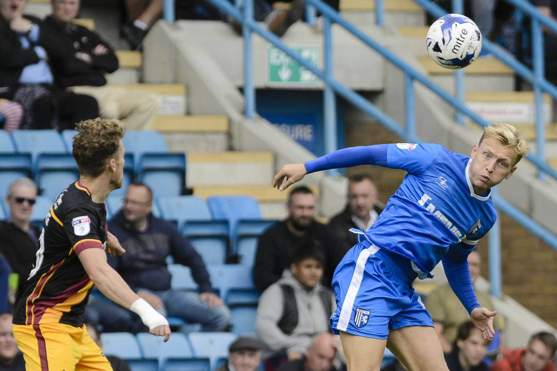 Skipper Josh Wright uses his head Picture: Andy Payton