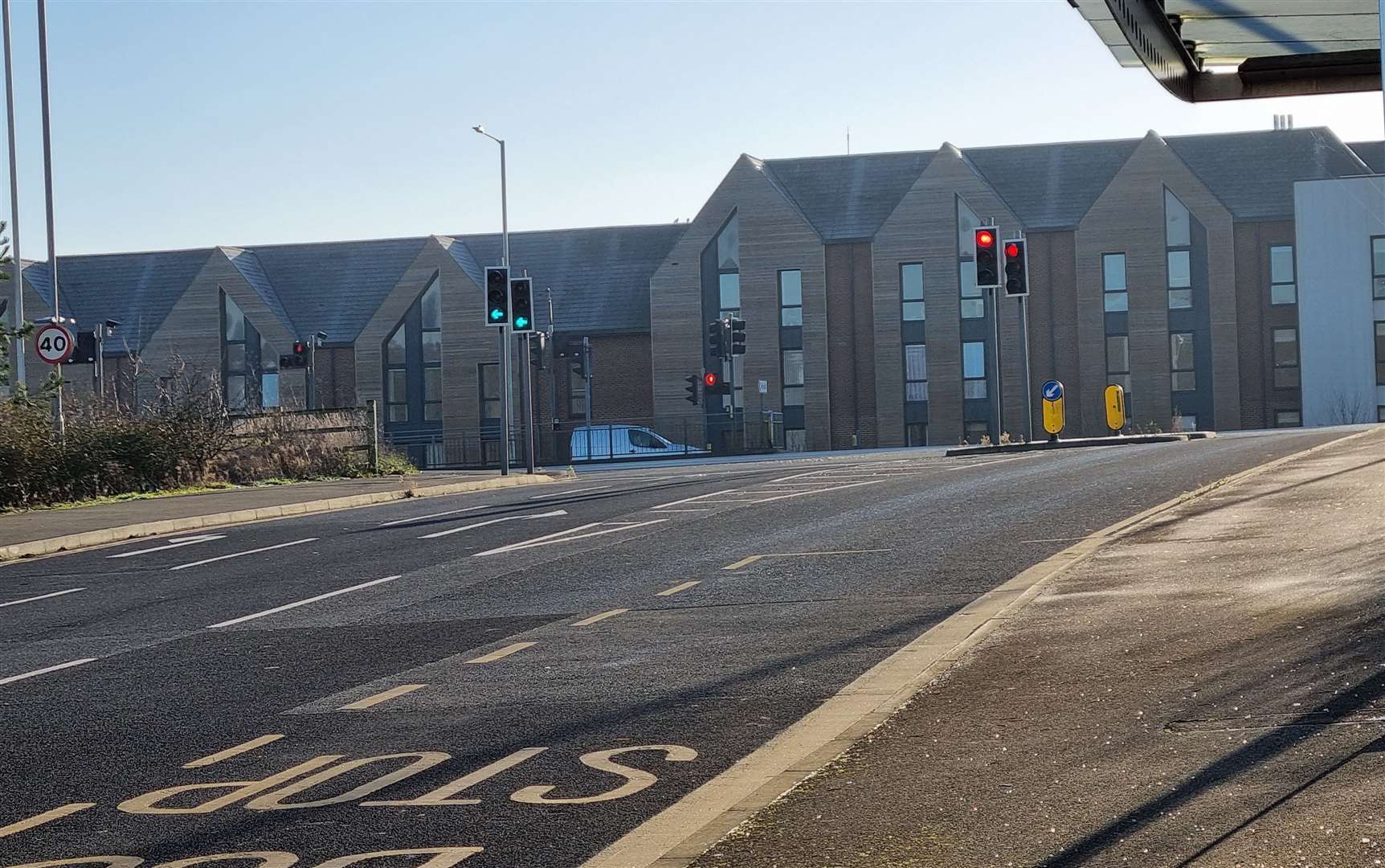 Traffic lights occasionally turn green despite the lack of cars