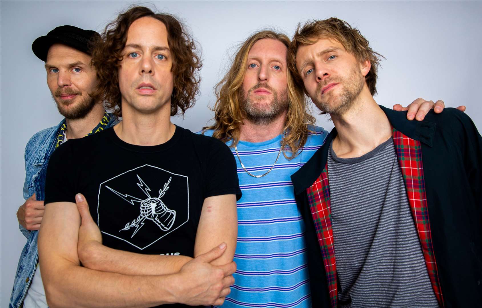 Razorlight will be performing at a Kent hotel this August