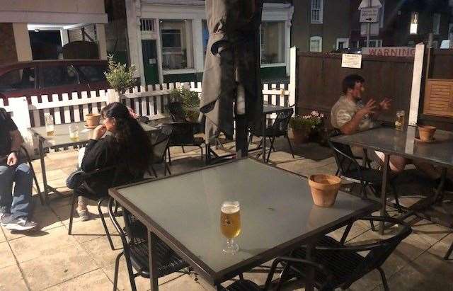 Well-presented and clearly carefully maintained, the outdoor seating area at the back of the pub either offered smokers the chance to indulge or non-smokers to grab some fresh air