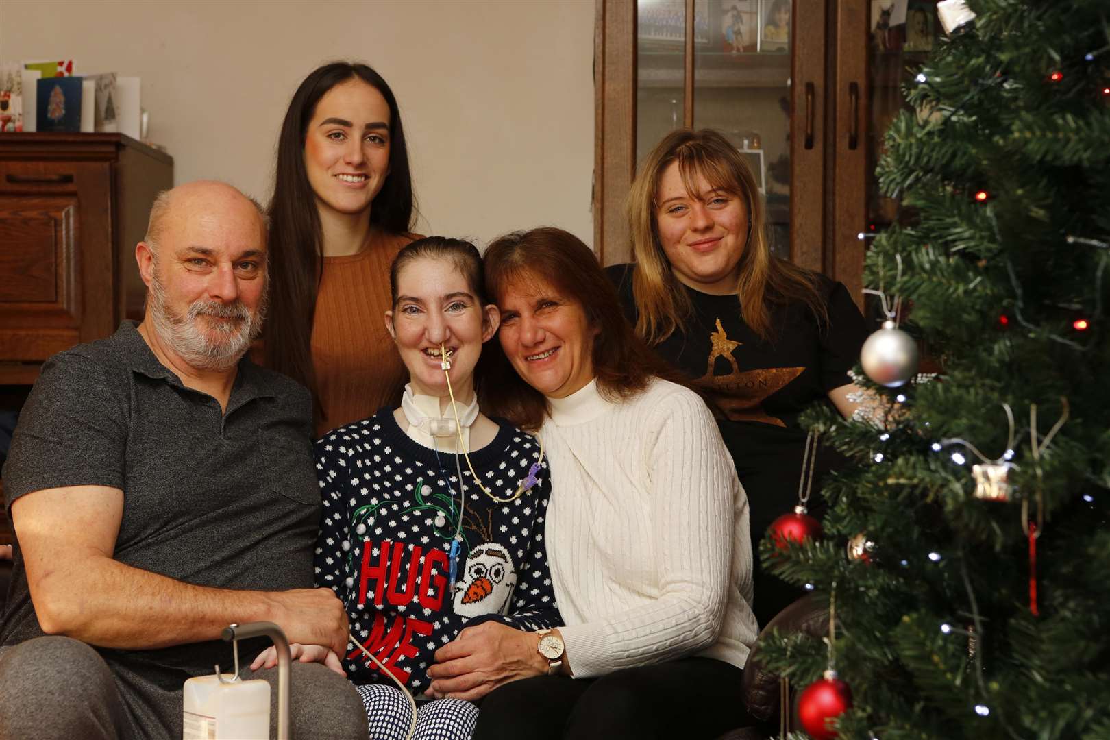 Chelsea Kirby - home for Christmas with family. Pictured are Rick, Kirsten, Chelsea & Karen Kirby with Chelsea's Cousin Rebecca Hellyer..Willowside, Snodland, ME6 5QN.Picture: Andy Jones. (6025750)