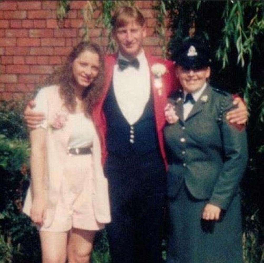 Denise Kidger (right) with her sister Tracey-Ann Knight and her late brother Stephen (Denise Kidger/PA)