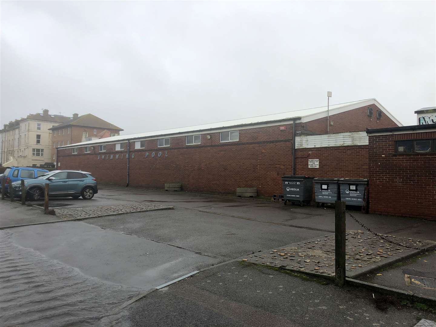 Hythe Swimming Pool is currently the only public facility of its kind in the district and is "at the end of its economic life"