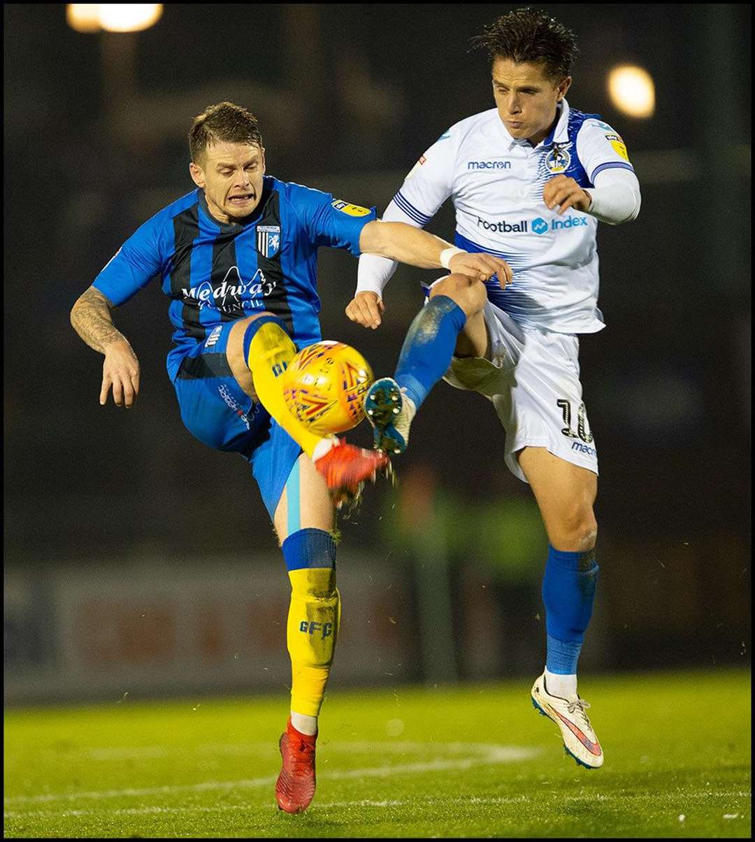 Mark Byrne challenges for the ball Picture: Ady Kerry (5652539)