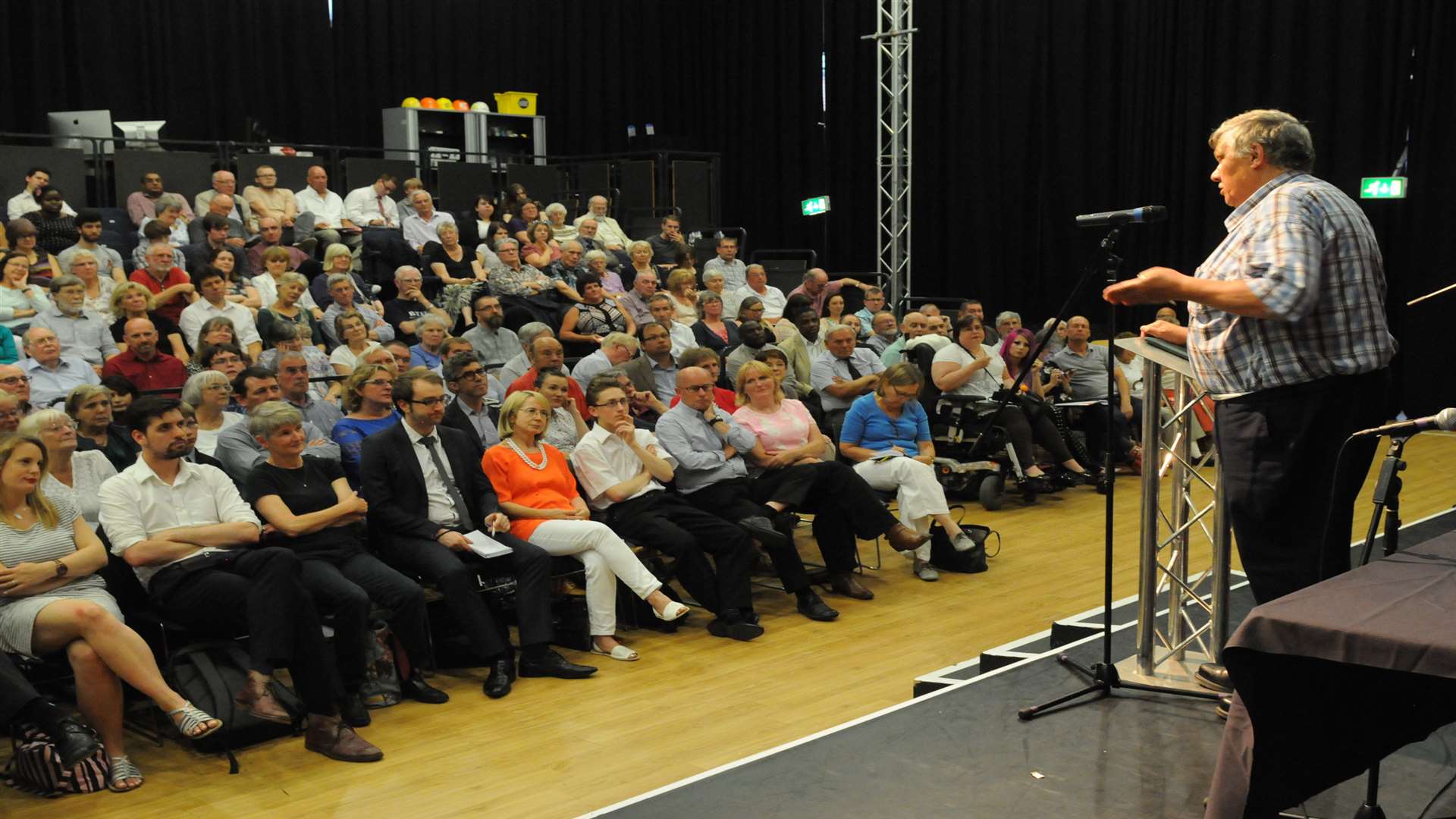 Midkent College, Gillingham. Hustings for Labour Leader/deputy leader. Keith Veness (South Thanet)