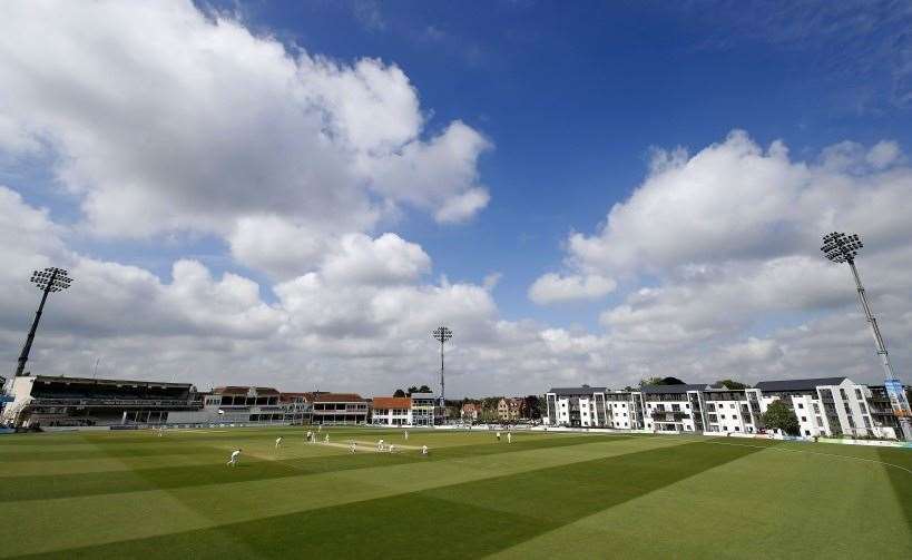 Kent Cricket have signed promising youngster Tawanda Muyeye