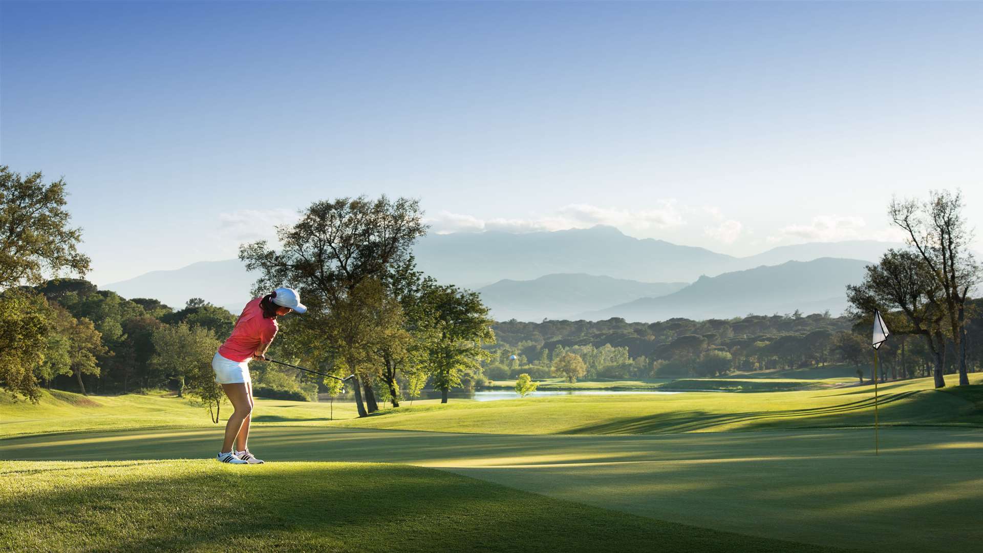 PGA Catalunya - chipping onto the 12th of The Stadium Course