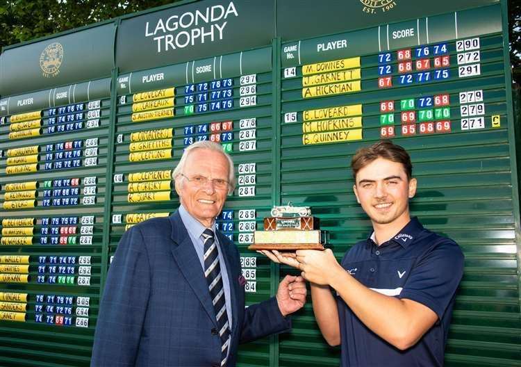 Ben Quinney, the 2021 Lagonda Trophy winner, with Clive Smith, the tournament founder. Picture: Kevin Diss Photography www.kevindiss.com