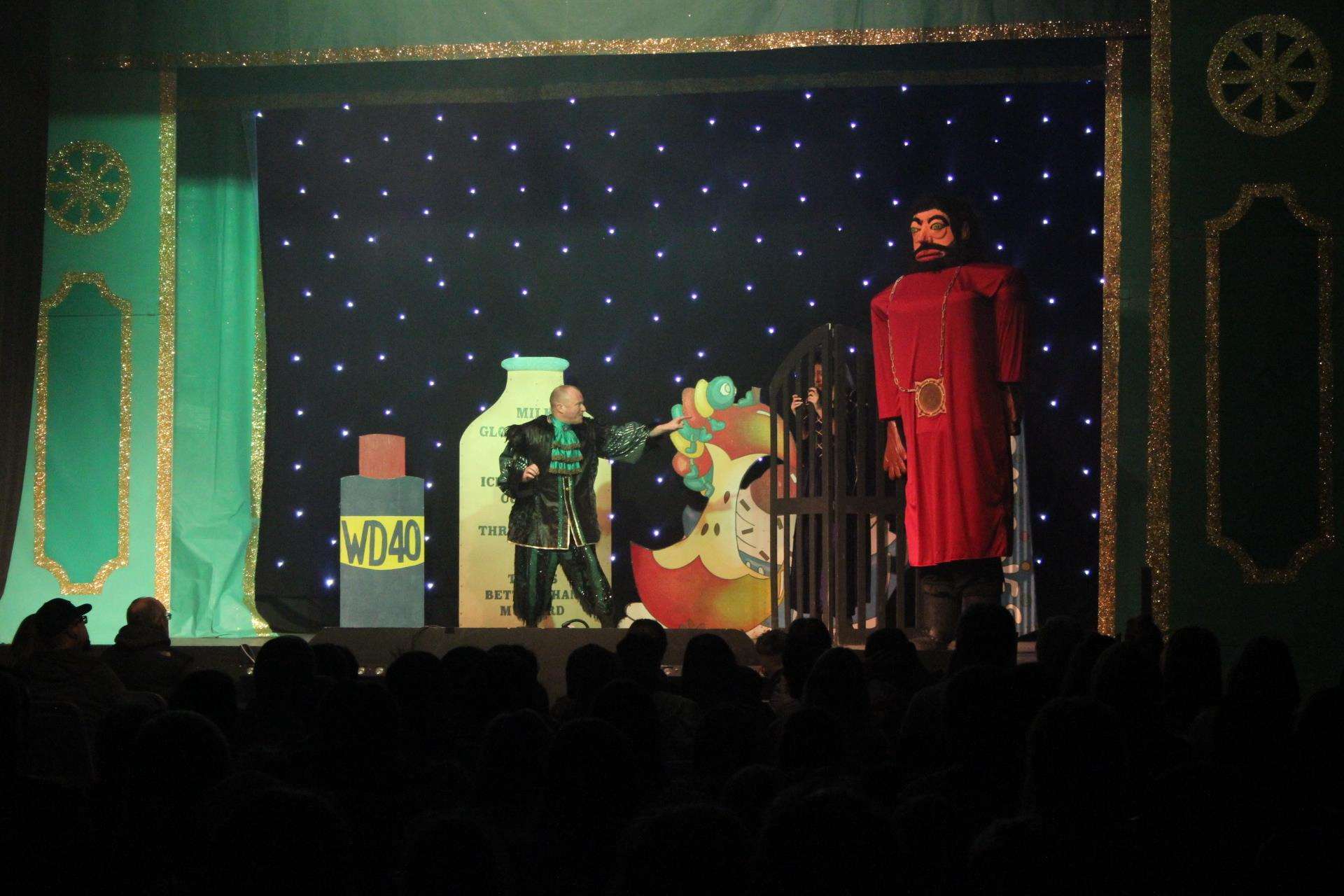 Fee-fi-fo-fum: It's Giant Bumbledore in Jack and the Beanstalk at Sittingbourne's Swallows Leisure Centre (6183869)